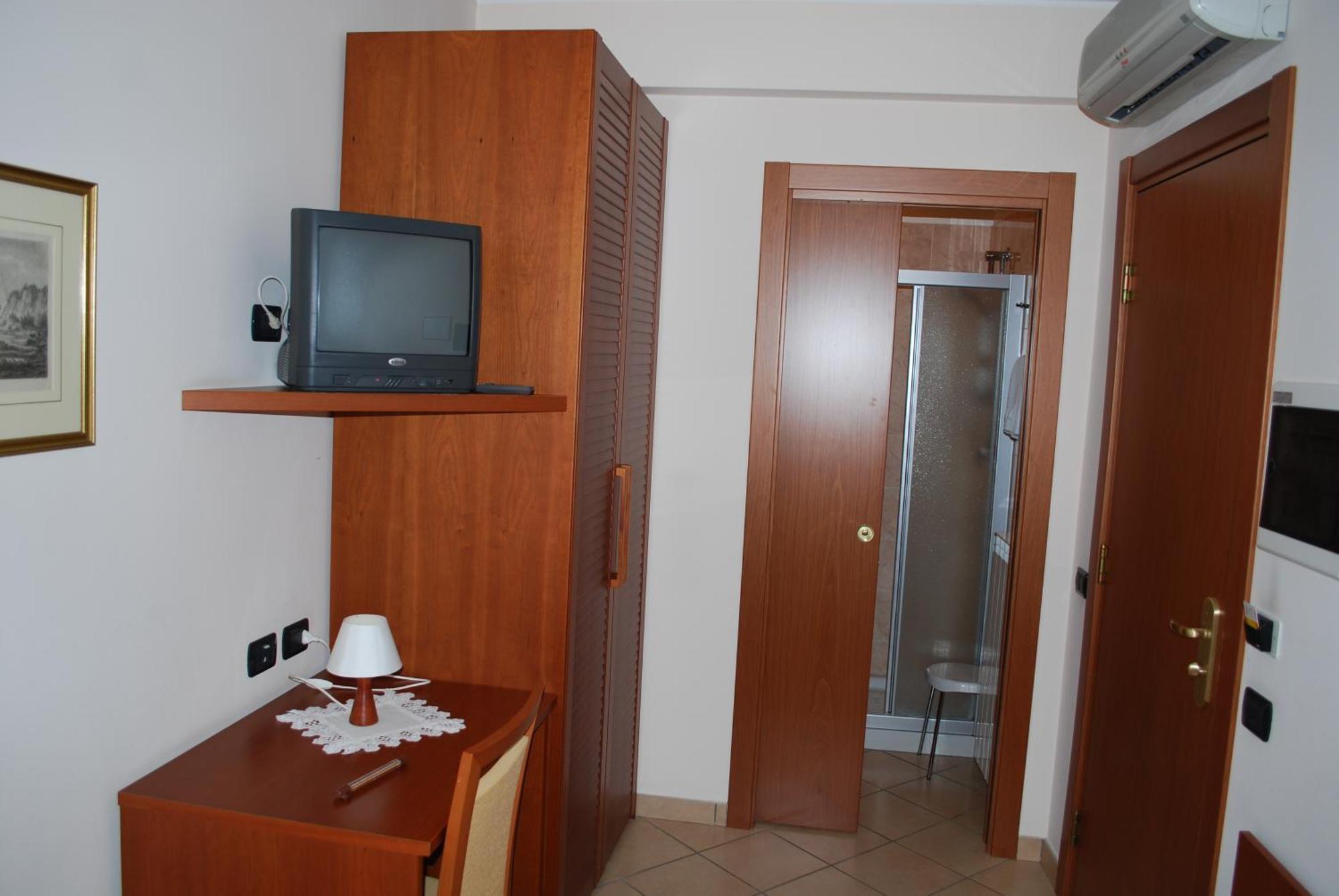 Albergo Sole Марьяно-Коменсе Экстерьер фото